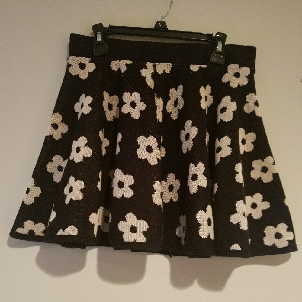 Forever 21 knit skater skirt size M